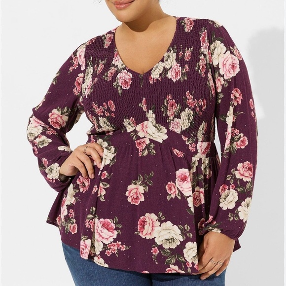 Torrid Babydoll Crinkle V-Neck Red Floral Long Sleeve Smocked Top Size 2 - Picture 1 of 11
